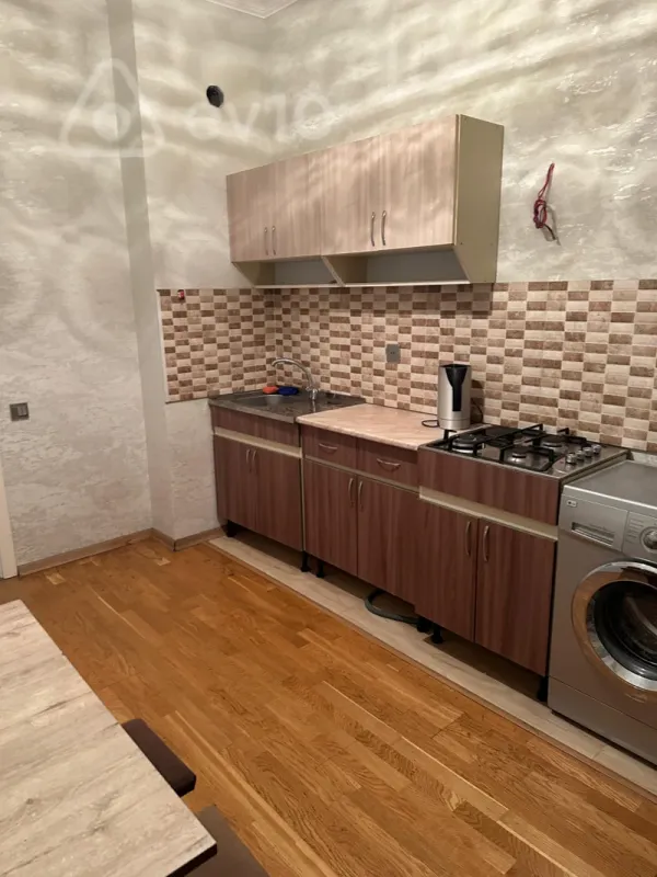 Kirayə verilir 2 otaqlı yeni tikili 65 m²