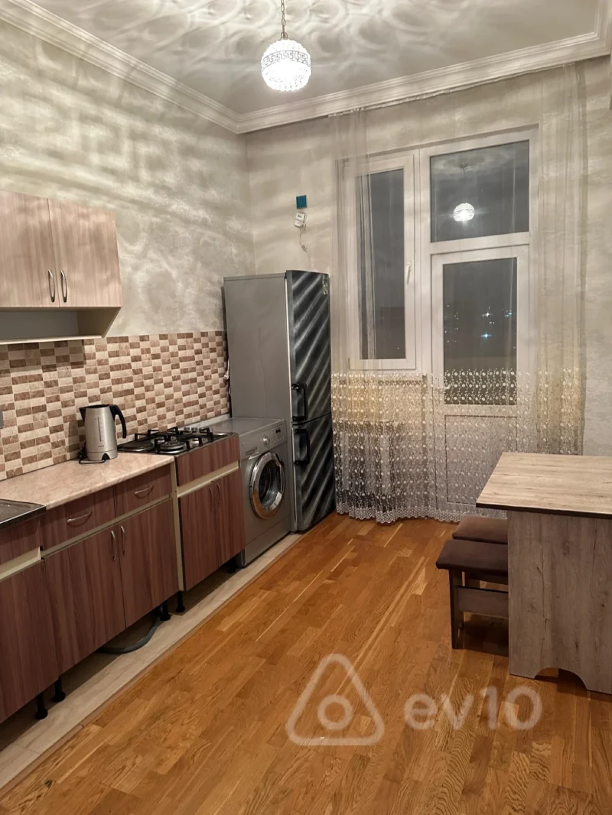 Kirayə verilir 2 otaqlı yeni tikili 65 m²