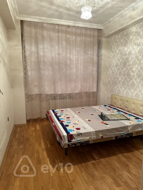 Kirayə verilir 2 otaqlı yeni tikili 65 m²