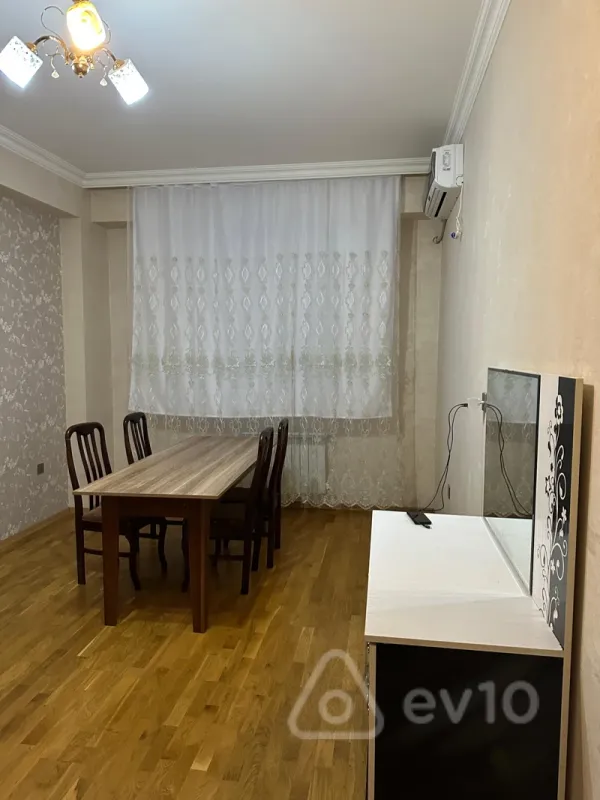 Kirayə verilir 2 otaqlı yeni tikili 65 m²