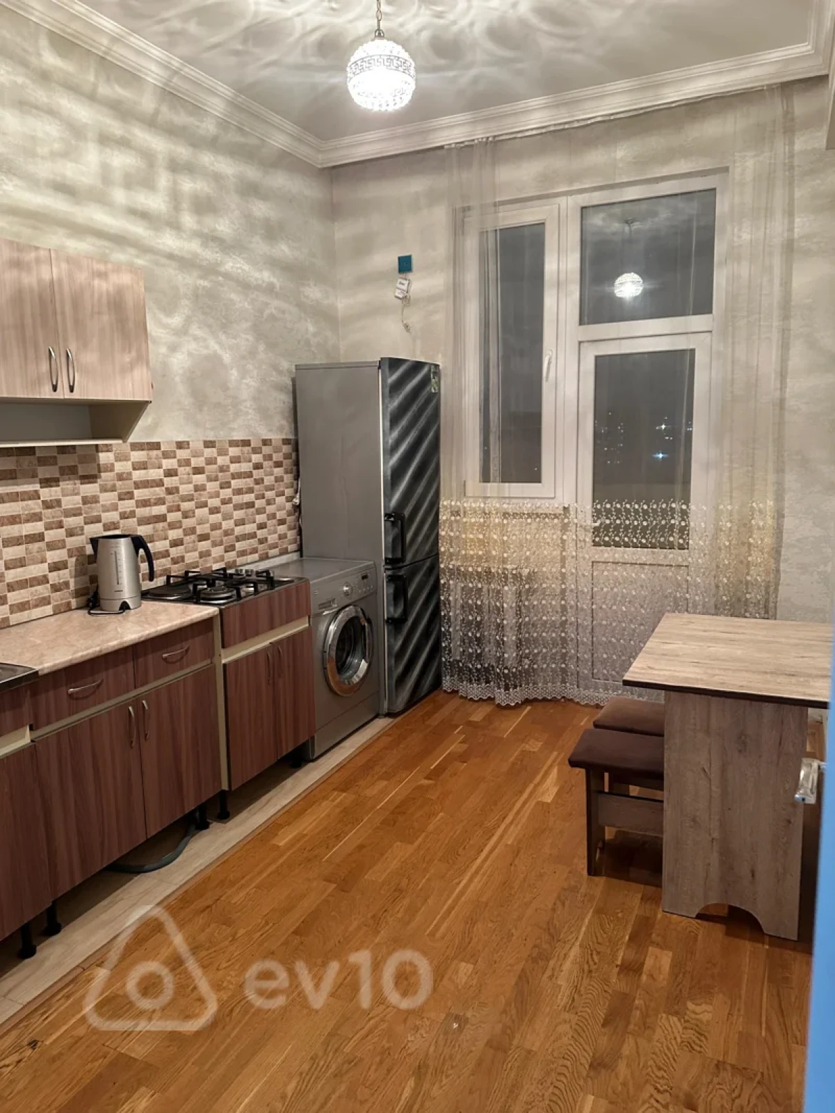 Kirayə verilir 2 otaqlı yeni tikili 65 m²