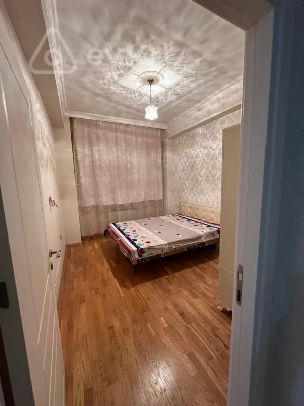Kirayə verilir 2 otaqlı yeni tikili 65 m²