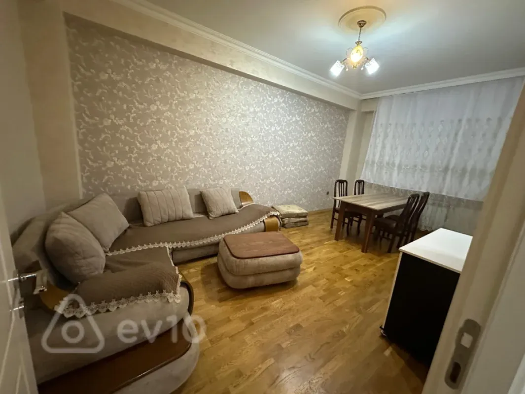 Kirayə verilir 2 otaqlı yeni tikili 65 m²