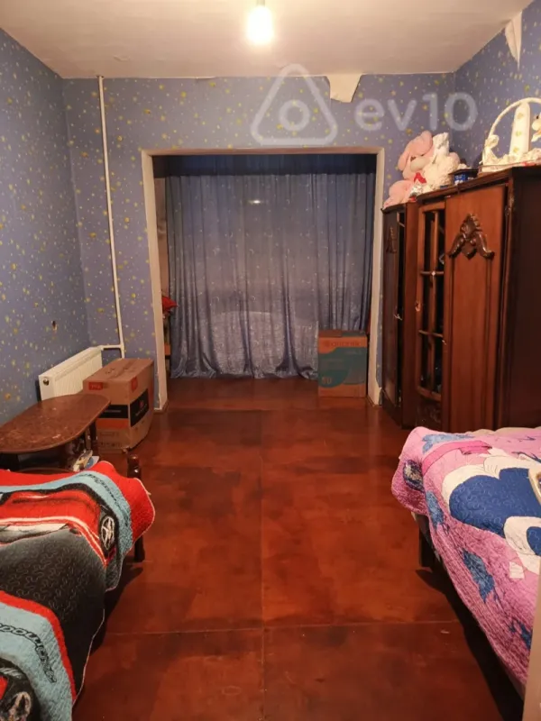 Satılır 3 otaqlı köhnə tikili 80 m²