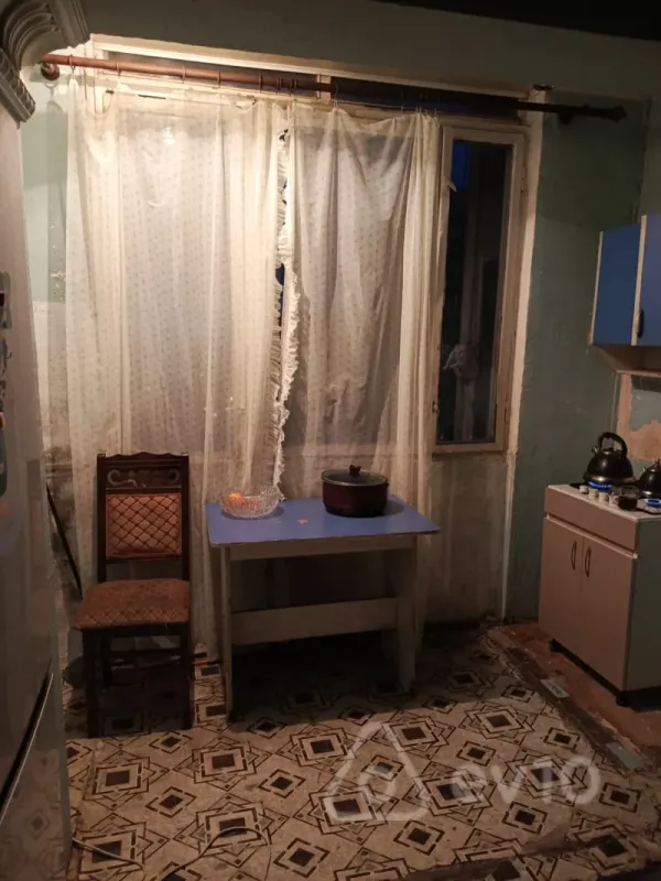 Satılır 3 otaqlı köhnə tikili 80 m²