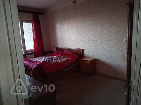Satılır 3 otaqlı köhnə tikili 80 m²