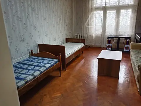 Satılır 2 otaqlı köhnə tikili 65 m²