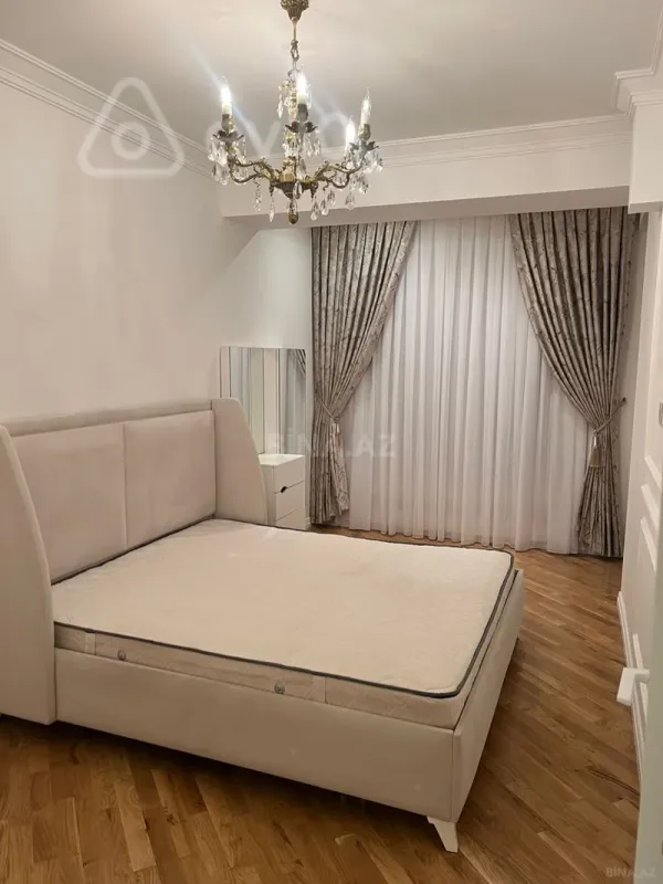 Kirayə verilir 3 otaqlı yeni tikili 87 m²