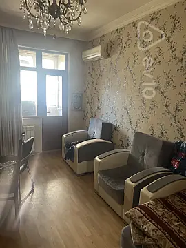 Kirayə verilir 3 otaqlı köhnə tikili 70 m²