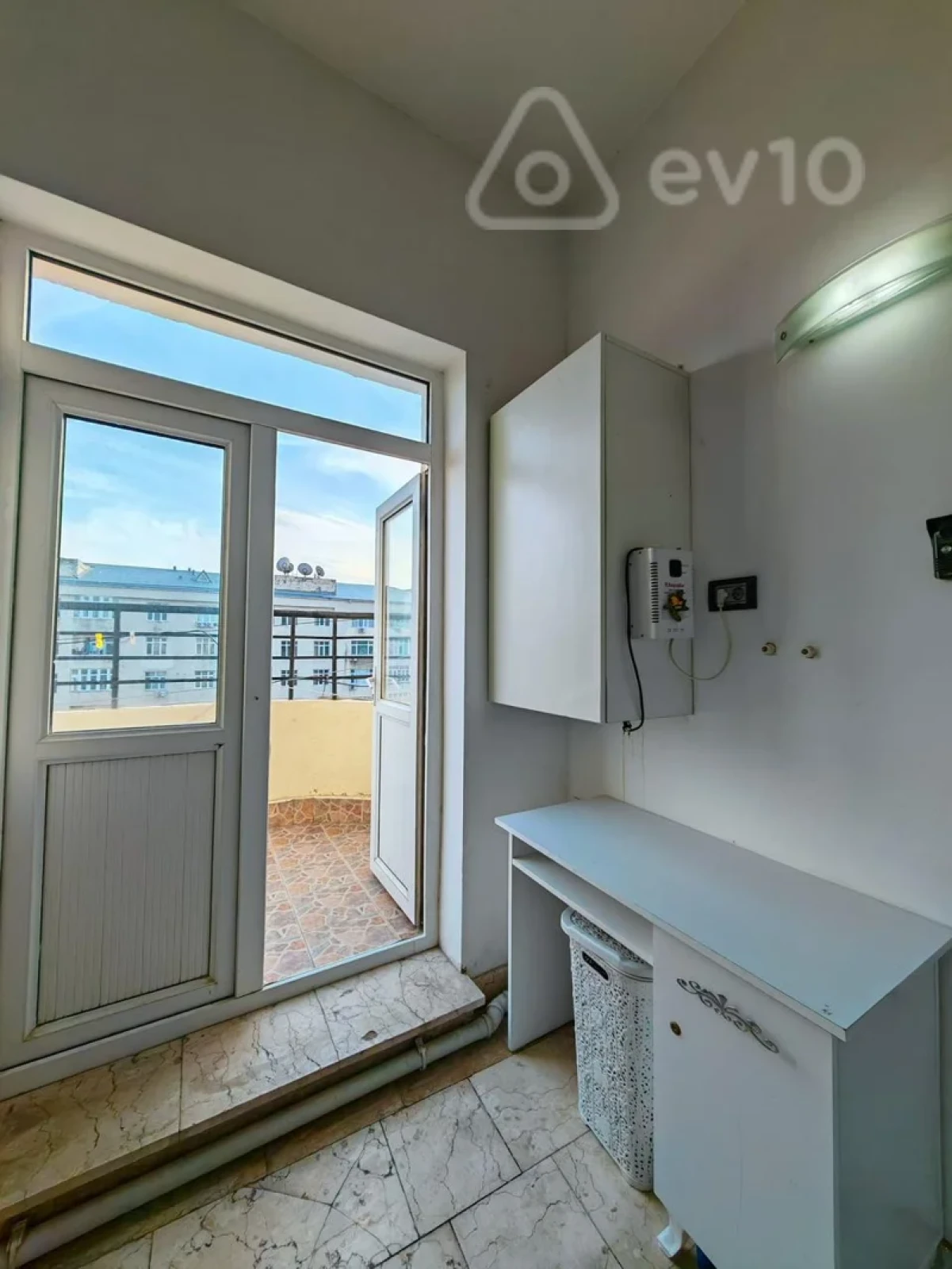 Kirayə verilir 2 otaqlı yeni tikili 150 m²