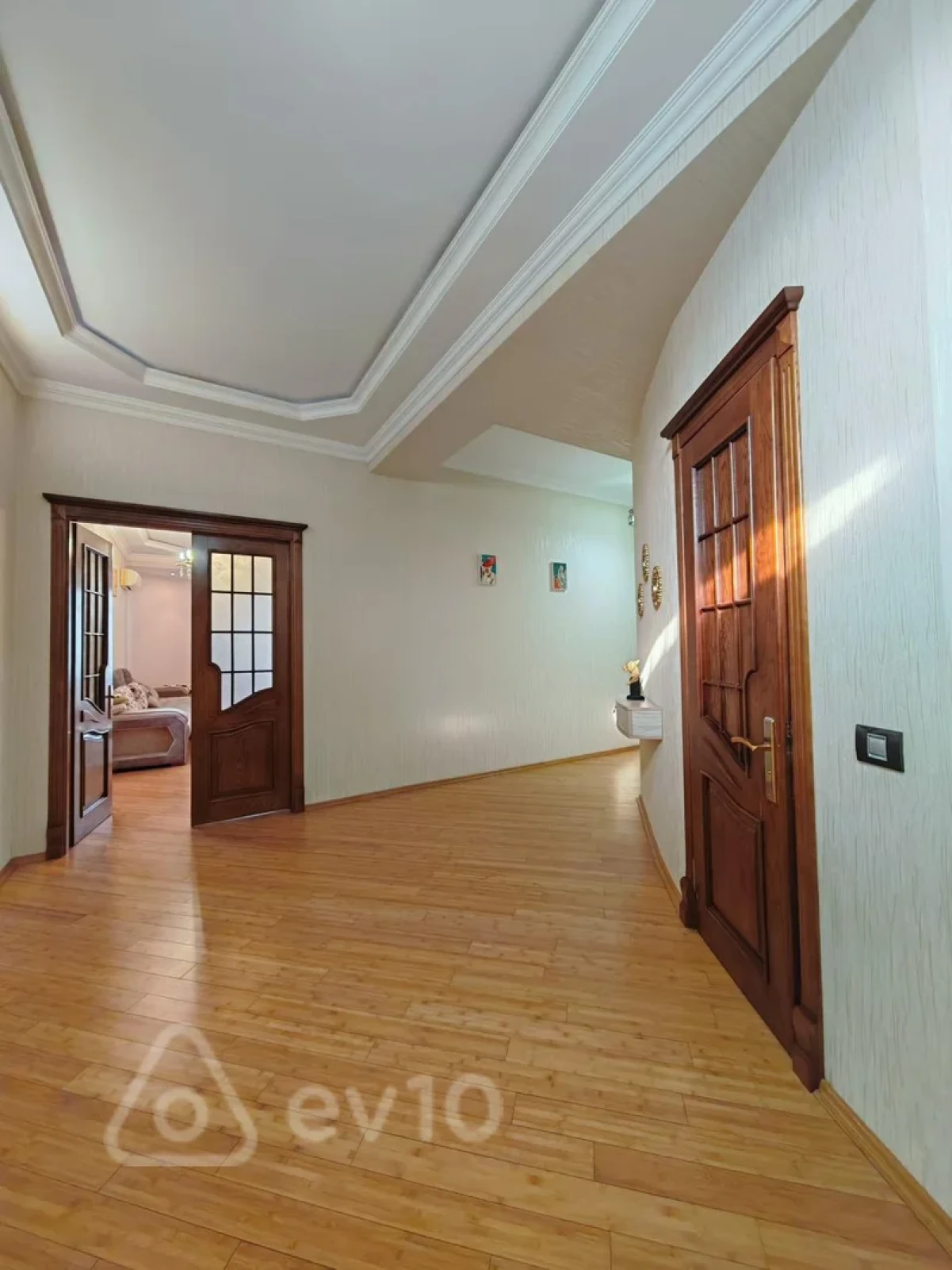 Kirayə verilir 2 otaqlı yeni tikili 150 m²