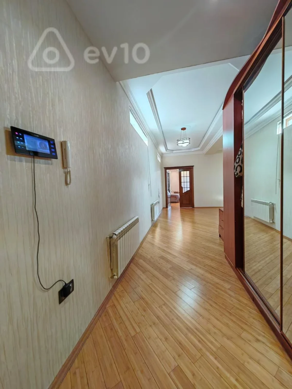 Kirayə verilir 2 otaqlı yeni tikili 150 m²