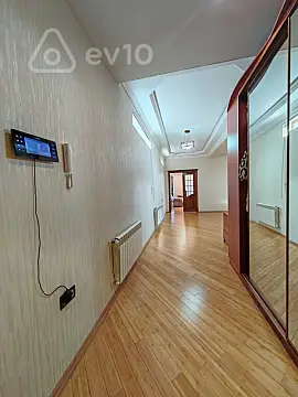 Kirayə verilir 2 otaqlı yeni tikili 150 m²