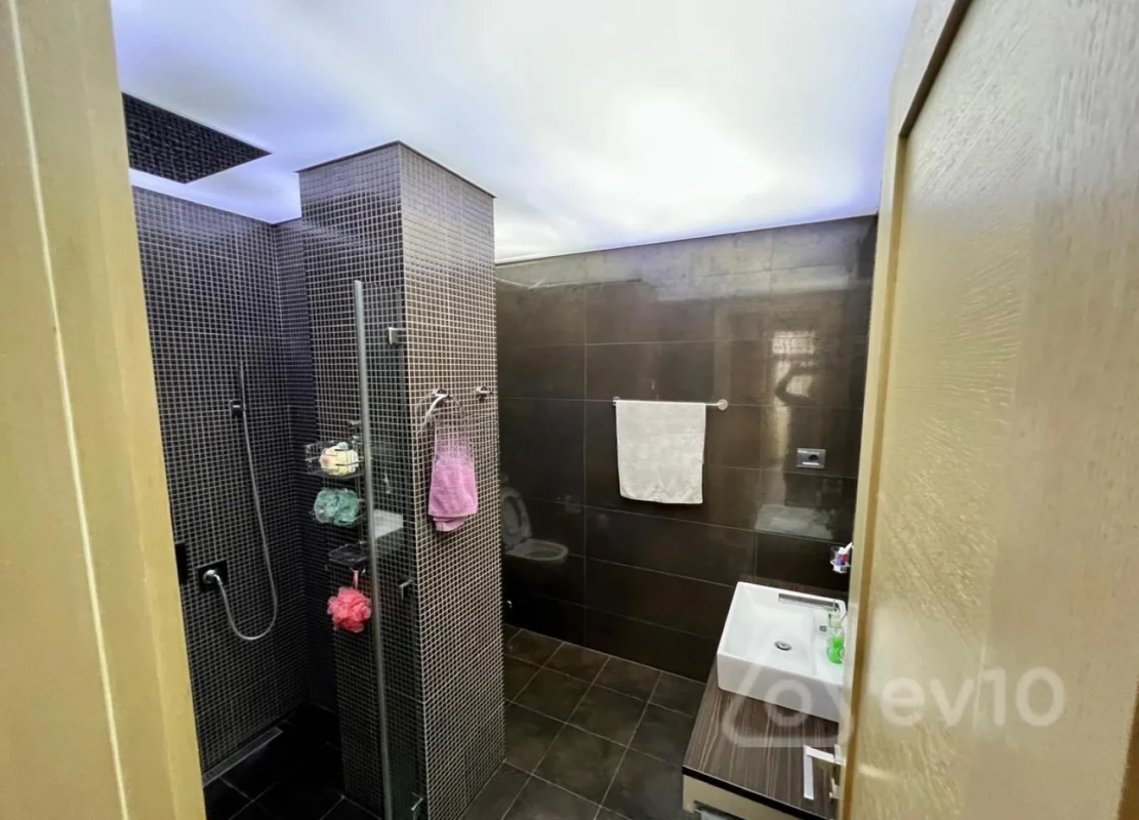 Satılır 3 otaqlı yeni tikili 156 m²