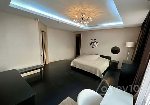 Satılır 3 otaqlı yeni tikili 156 m²