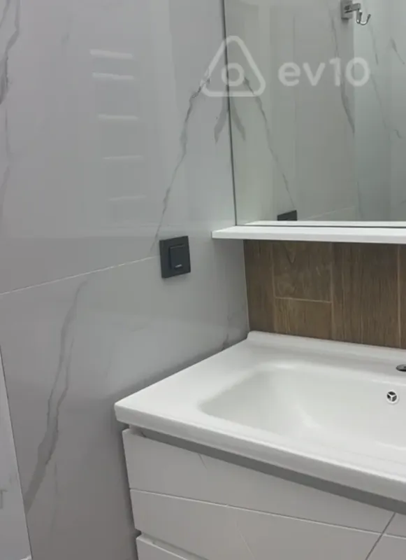 Kirayə verilir 3 otaqlı yeni tikili 75 m²