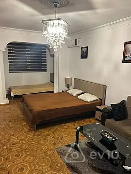 Kirayə verilir 1 otaqlı köhnə tikili 38 m² — Bakı, Səbail 1 otaq 38.00 m²