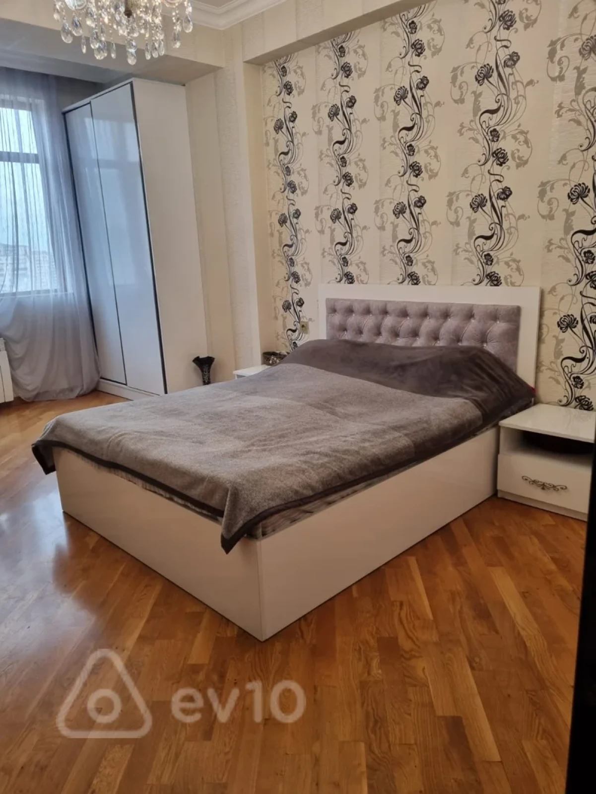 Satılır 4 otaqlı yeni tikili 115 m²