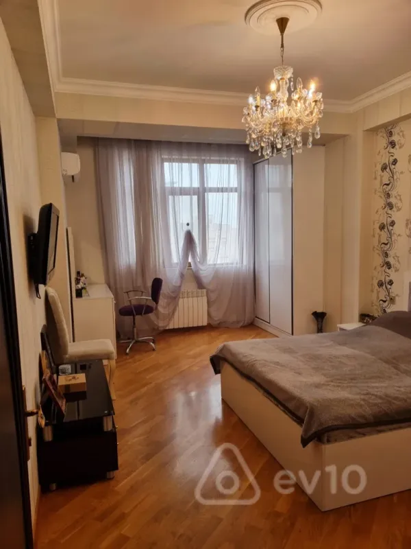 Satılır 4 otaqlı yeni tikili 115 m²