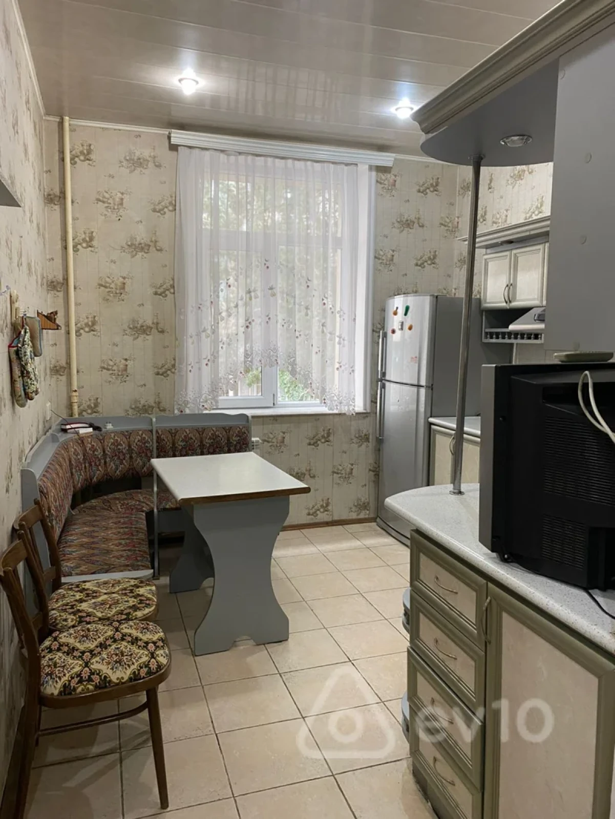 Kirayə verilir 2 otaqlı köhnə tikili 65 m²