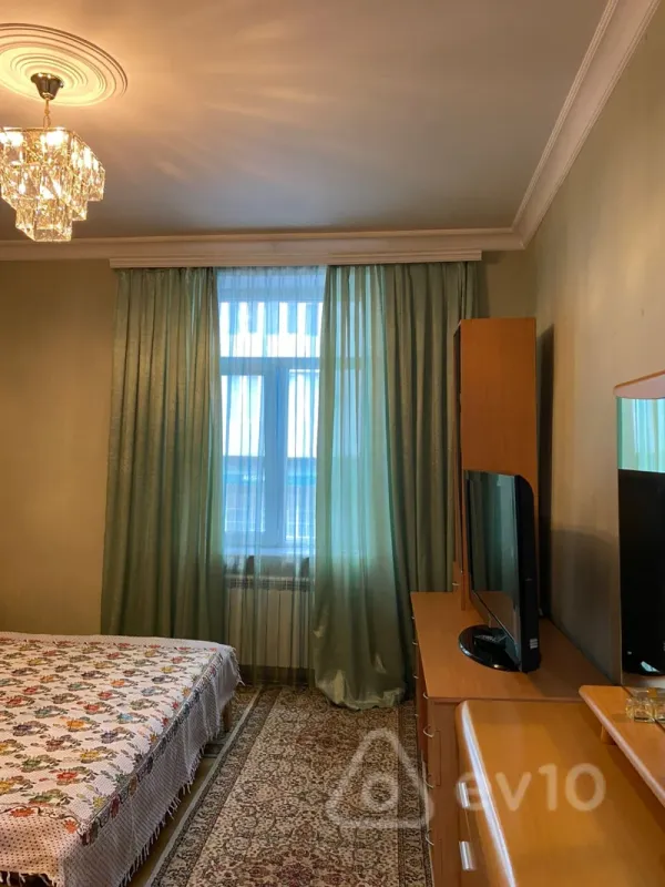 Kirayə verilir 2 otaqlı köhnə tikili 65 m²