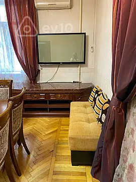 Kirayə verilir 2 otaqlı köhnə tikili 65 m²