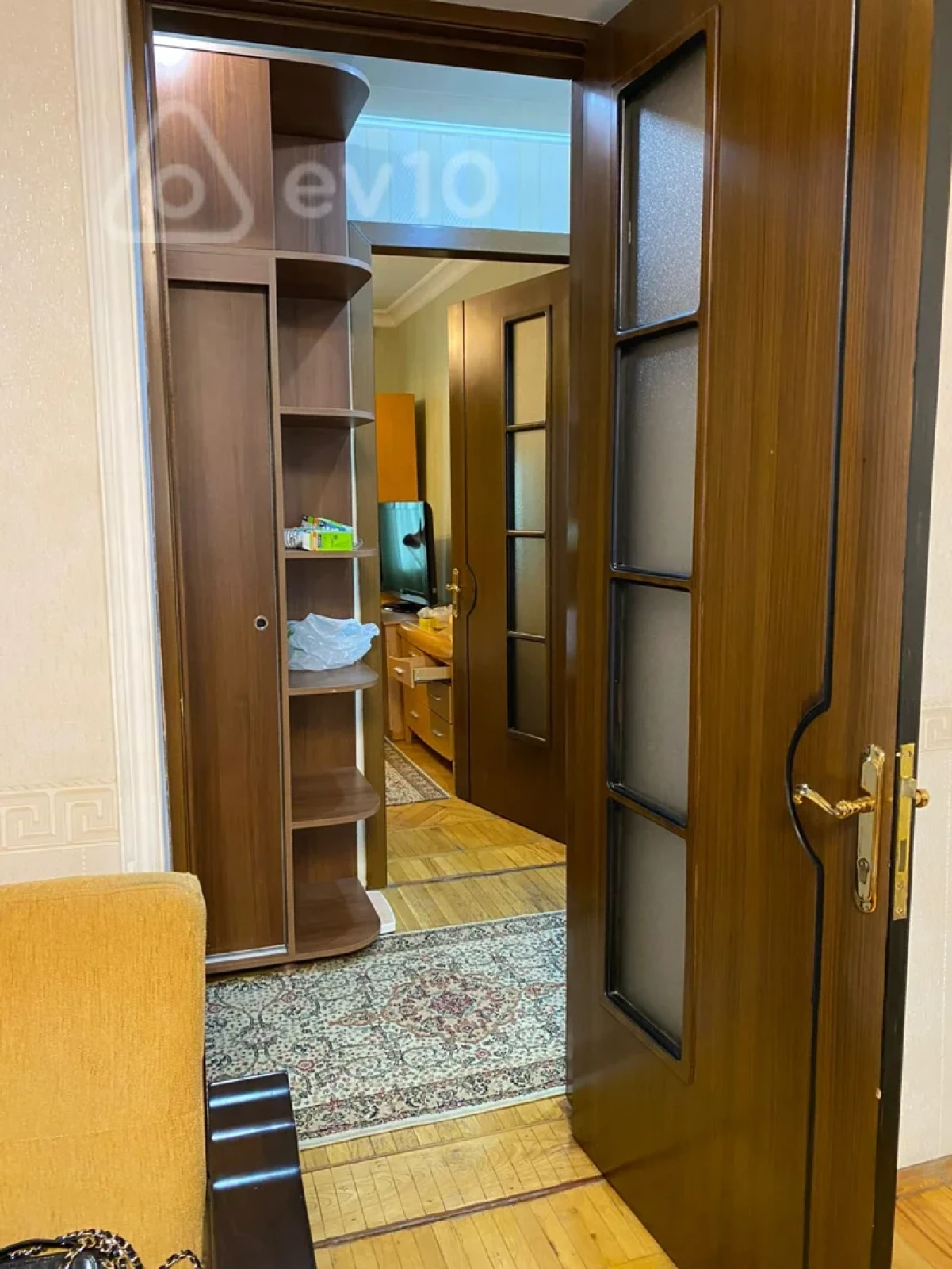 Kirayə verilir 2 otaqlı köhnə tikili 65 m²