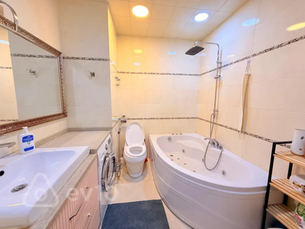 Kirayə verilir 5 otaqlı yeni tikili 210 m²