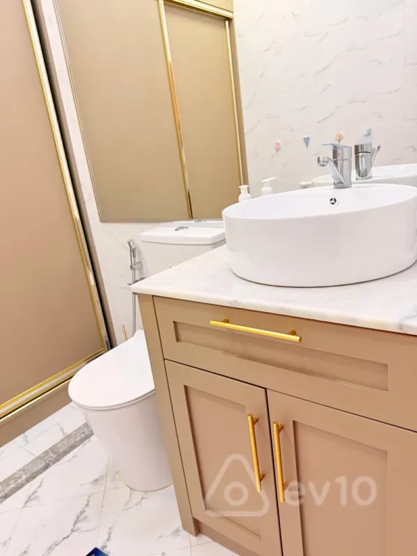 Kirayə verilir 5 otaqlı yeni tikili 210 m²