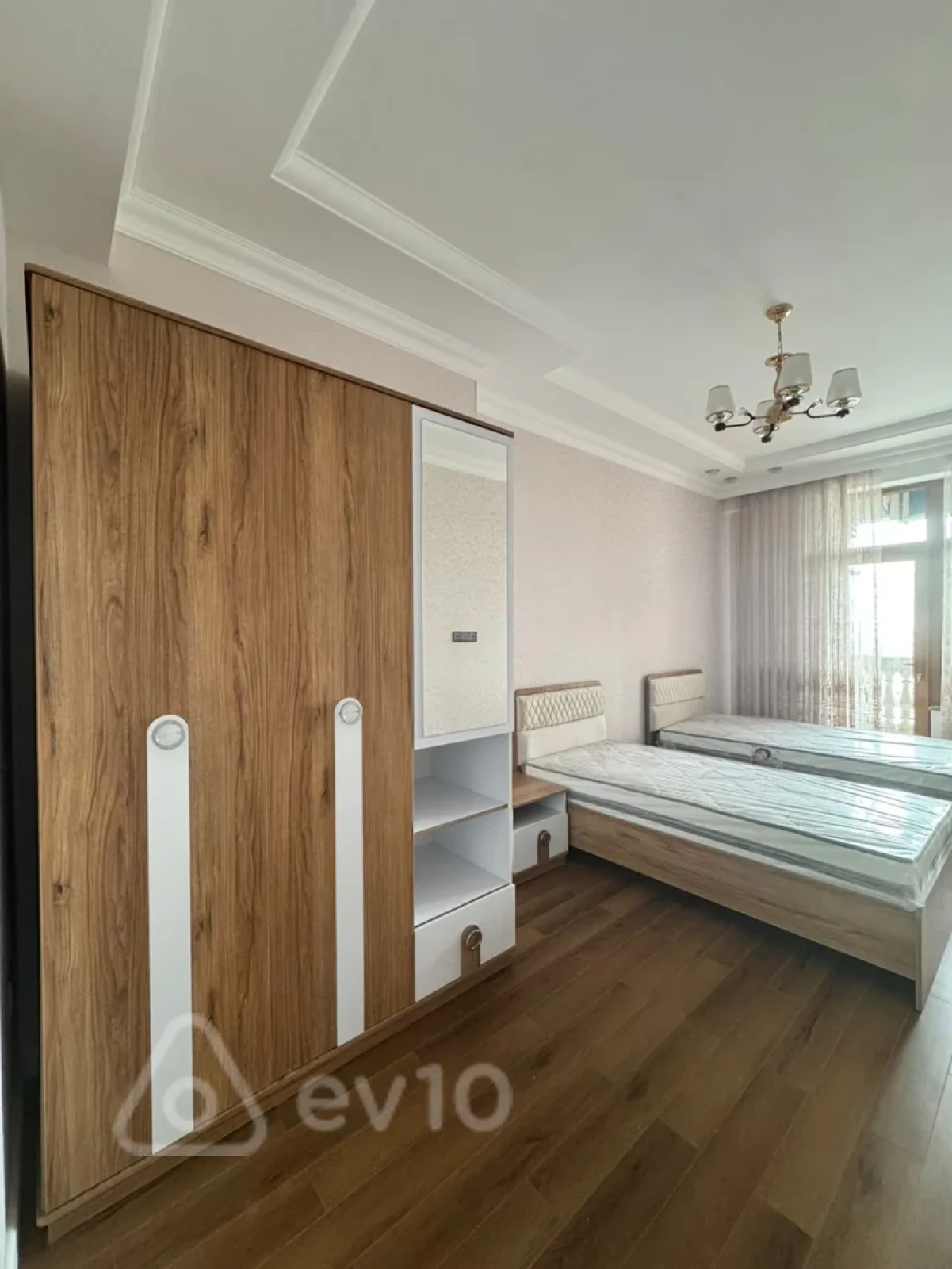 Kirayə verilir 3 otaqlı yeni tikili 1000 m²