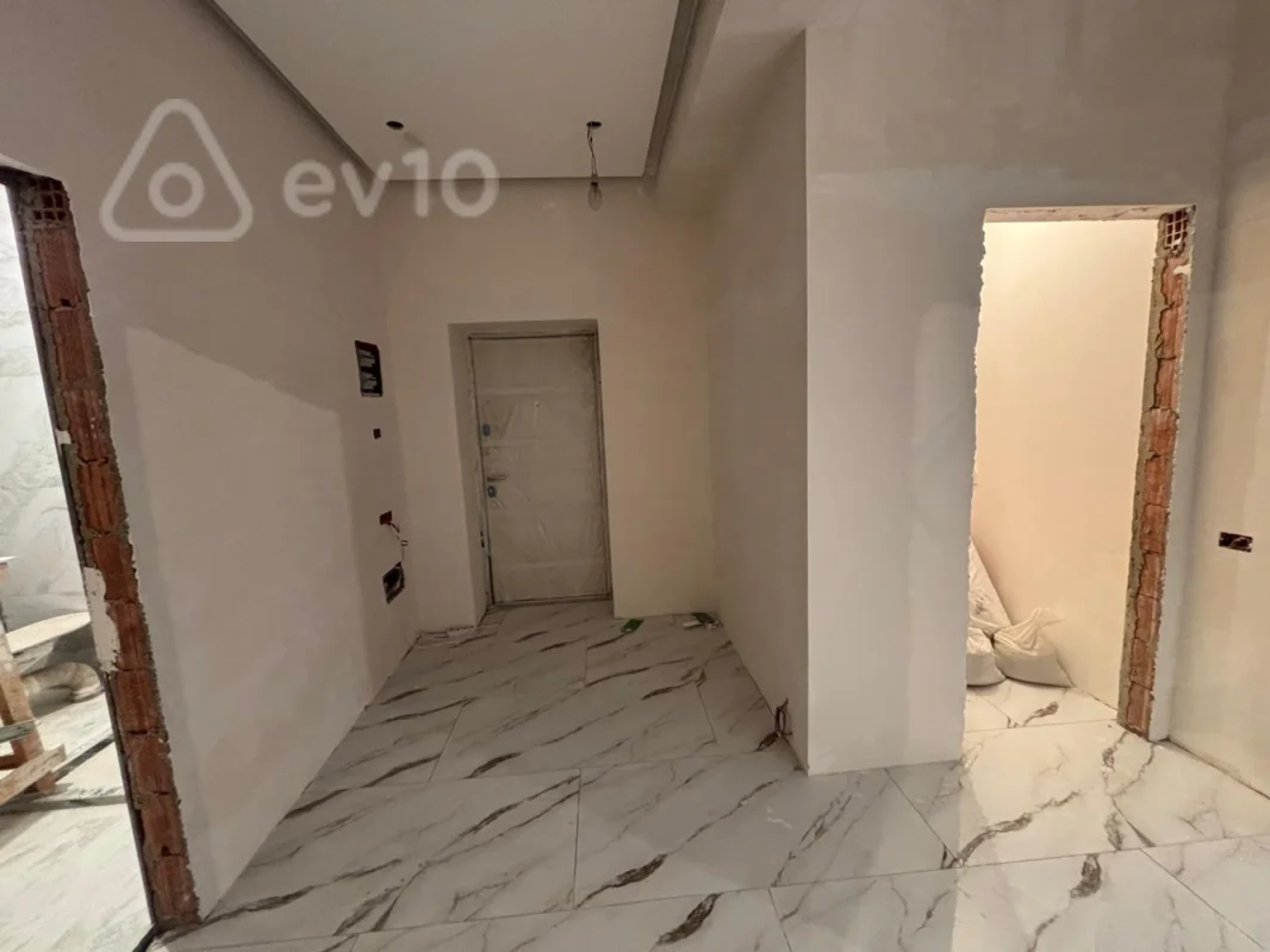 Satılır 2 otaqlı yeni tikili 85 m²
