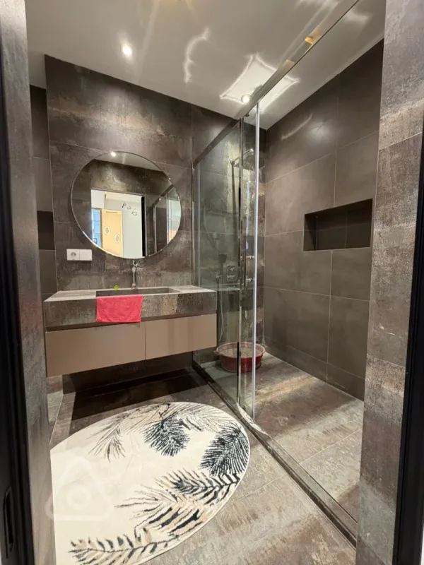 Kirayə verilir 3 otaqlı yeni tikili 110 m²