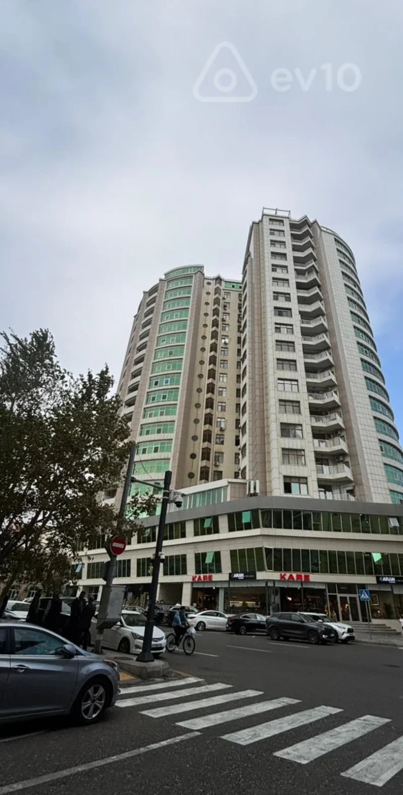 Satılır 4 otaqlı yeni tikili 230 m²