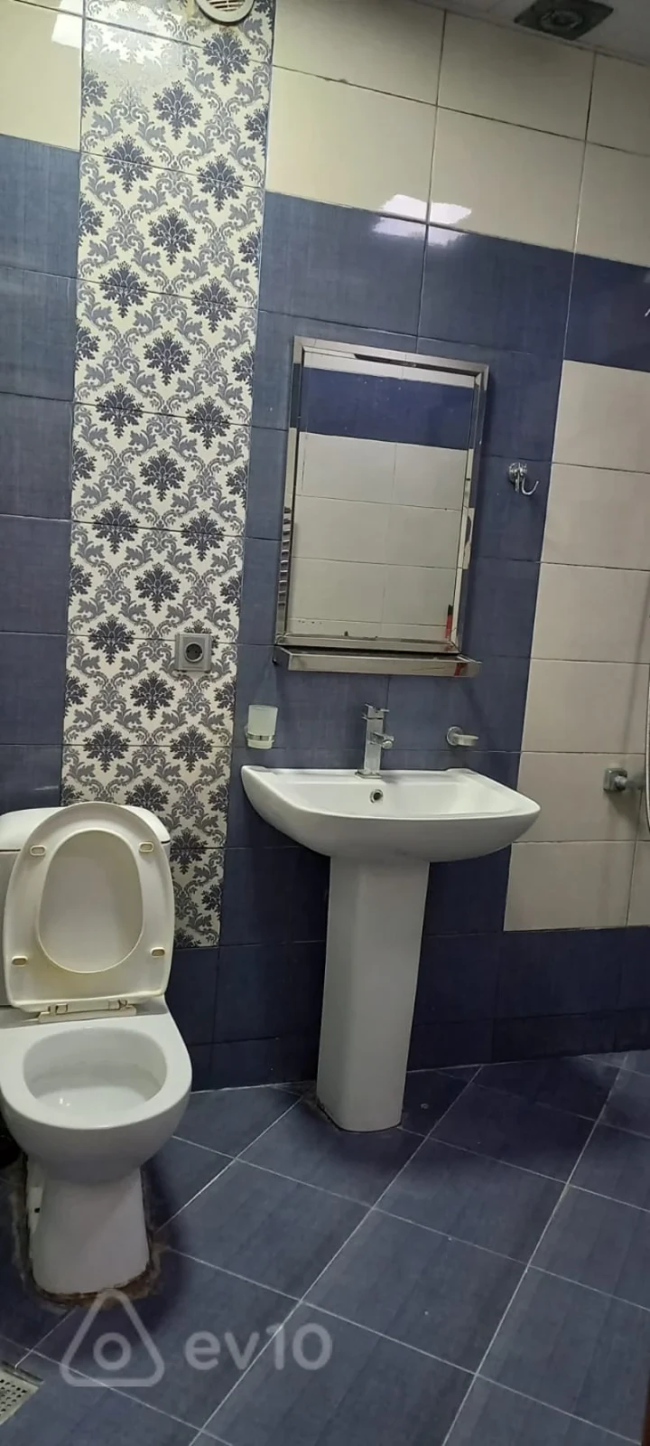 Kirayə verilir 2 otaqlı köhnə tikili 50 m²