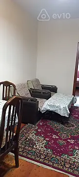 Kirayə verilir 2 otaqlı köhnə tikili 50 m²