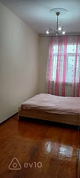 Kirayə verilir 2 otaqlı köhnə tikili 50 m²