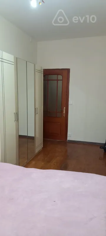 Kirayə verilir 2 otaqlı köhnə tikili 50 m²