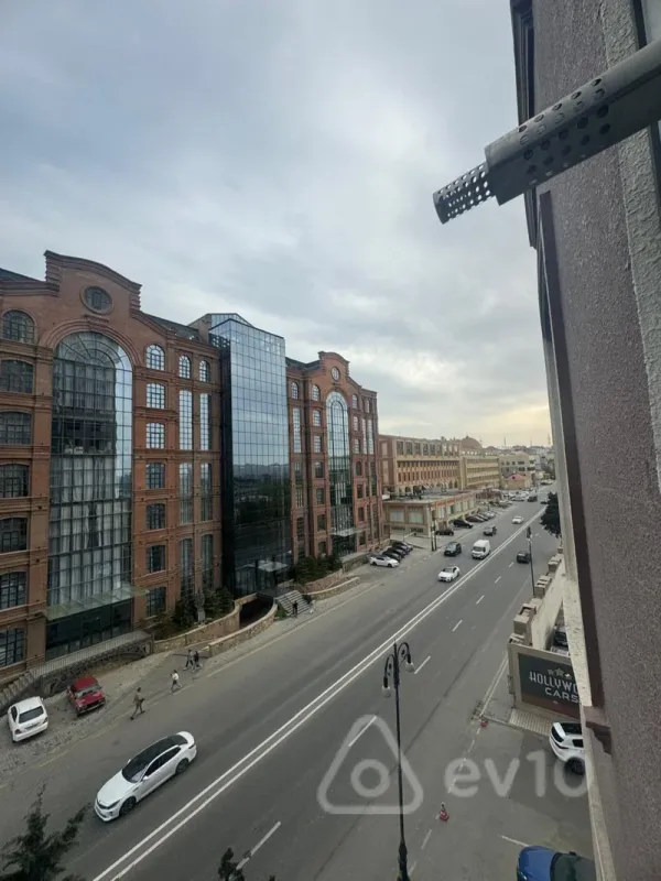 Satılır 3 otaqlı yeni tikili 100 m²