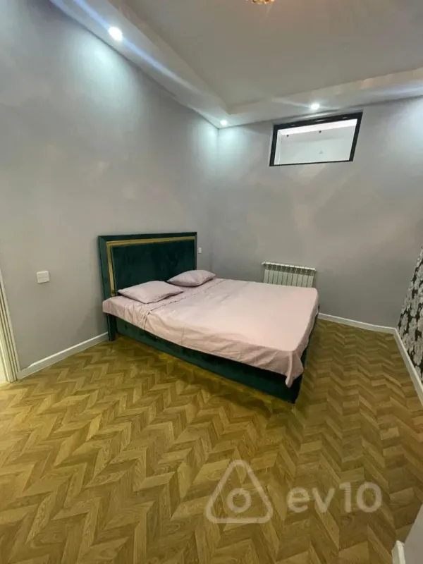 Satılır 3 otaqlı yeni tikili 100 m²