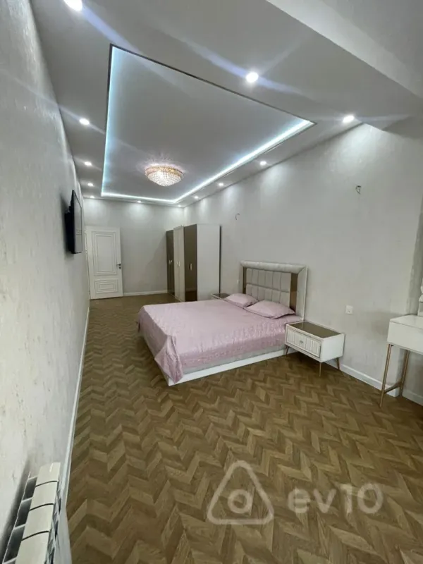 Satılır 3 otaqlı yeni tikili 100 m²