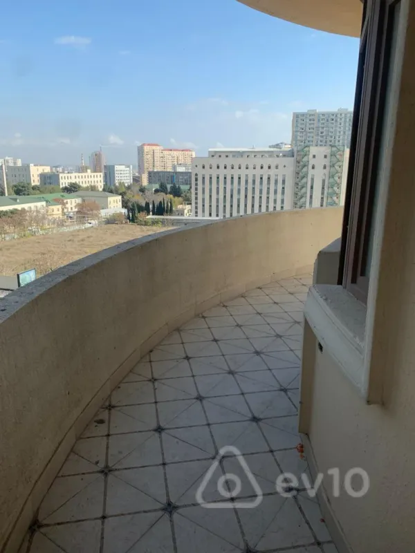 Satılır 4 otaqlı yeni tikili 237 m²