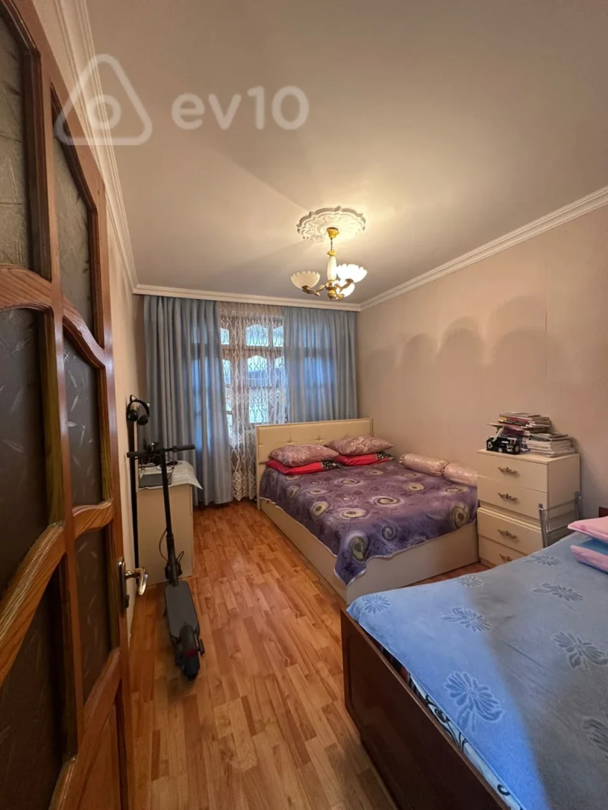 Satılır 4 otaqlı köhnə tikili 100 m²