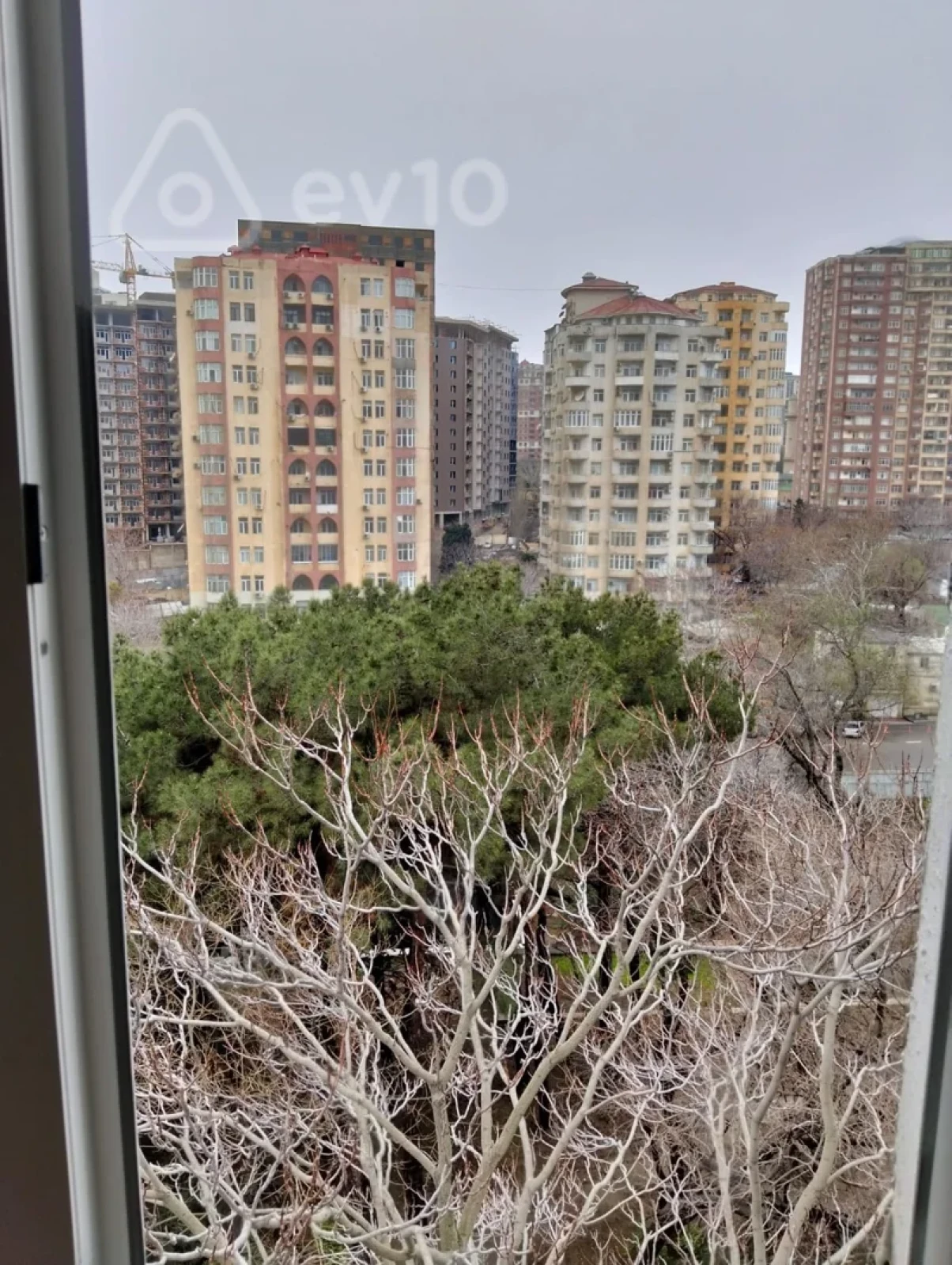 Satılır 2 otaqlı köhnə tikili 35 m²