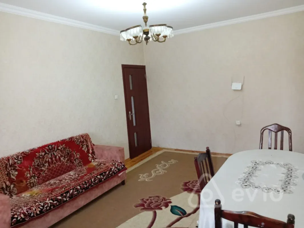 Kirayə verilir 2 otaqlı köhnə tikili 55 m²