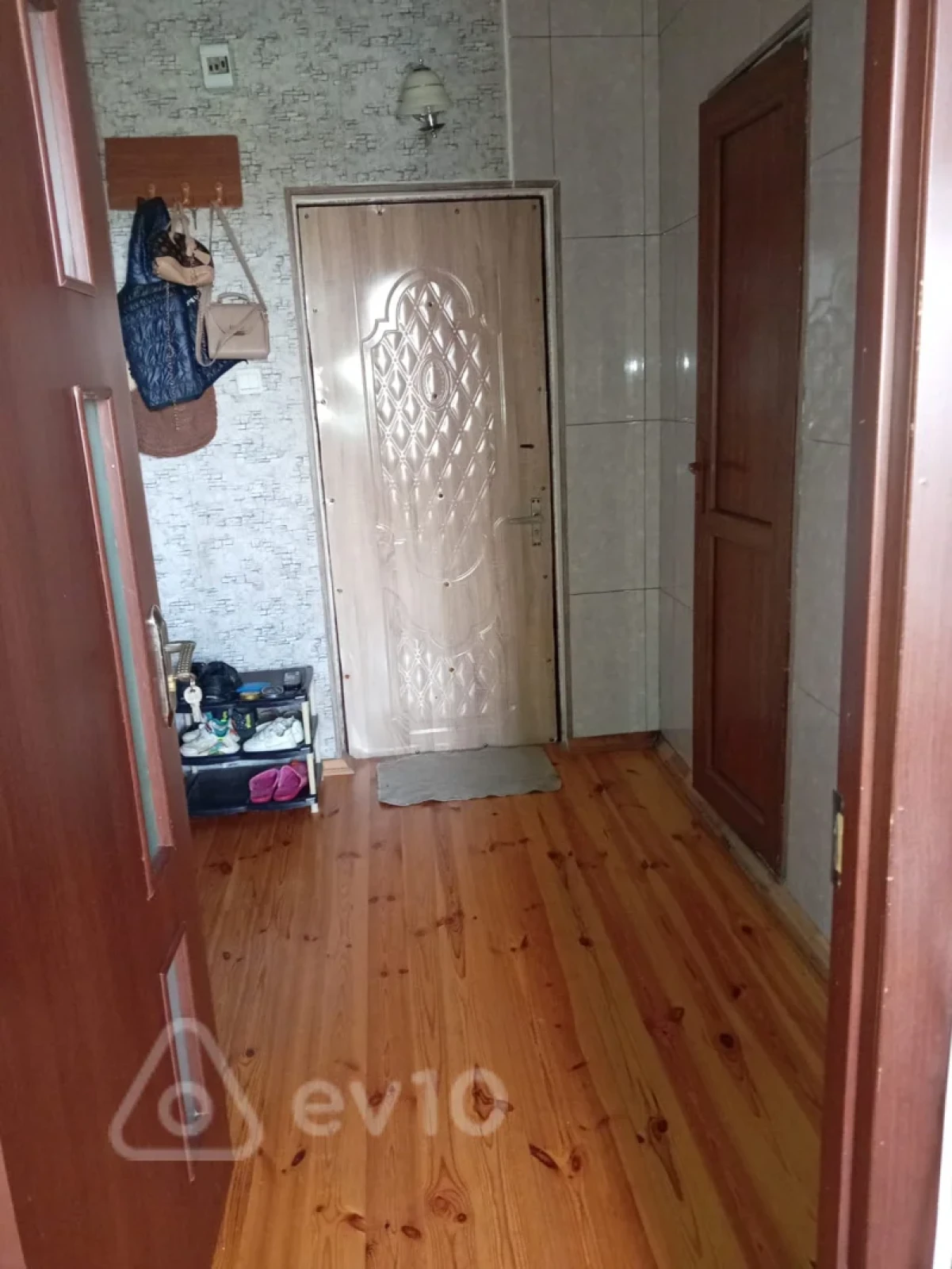 Kirayə verilir 2 otaqlı köhnə tikili 55 m²
