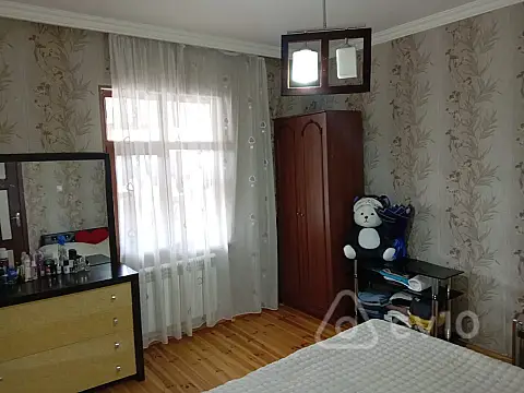 Kirayə verilir 2 otaqlı köhnə tikili 55 m²