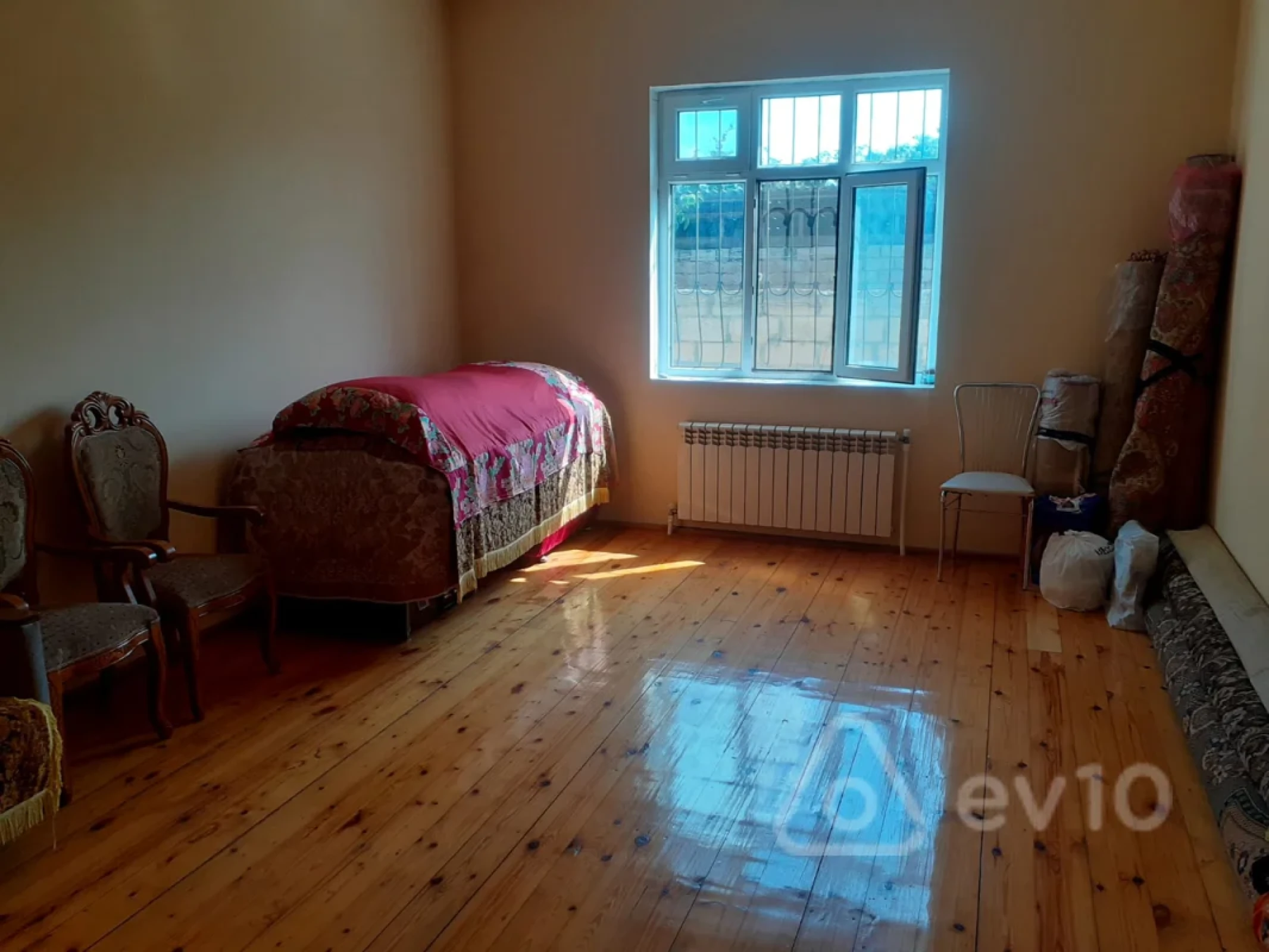 Satılır 4 otaqlı həyət evi 165 m²