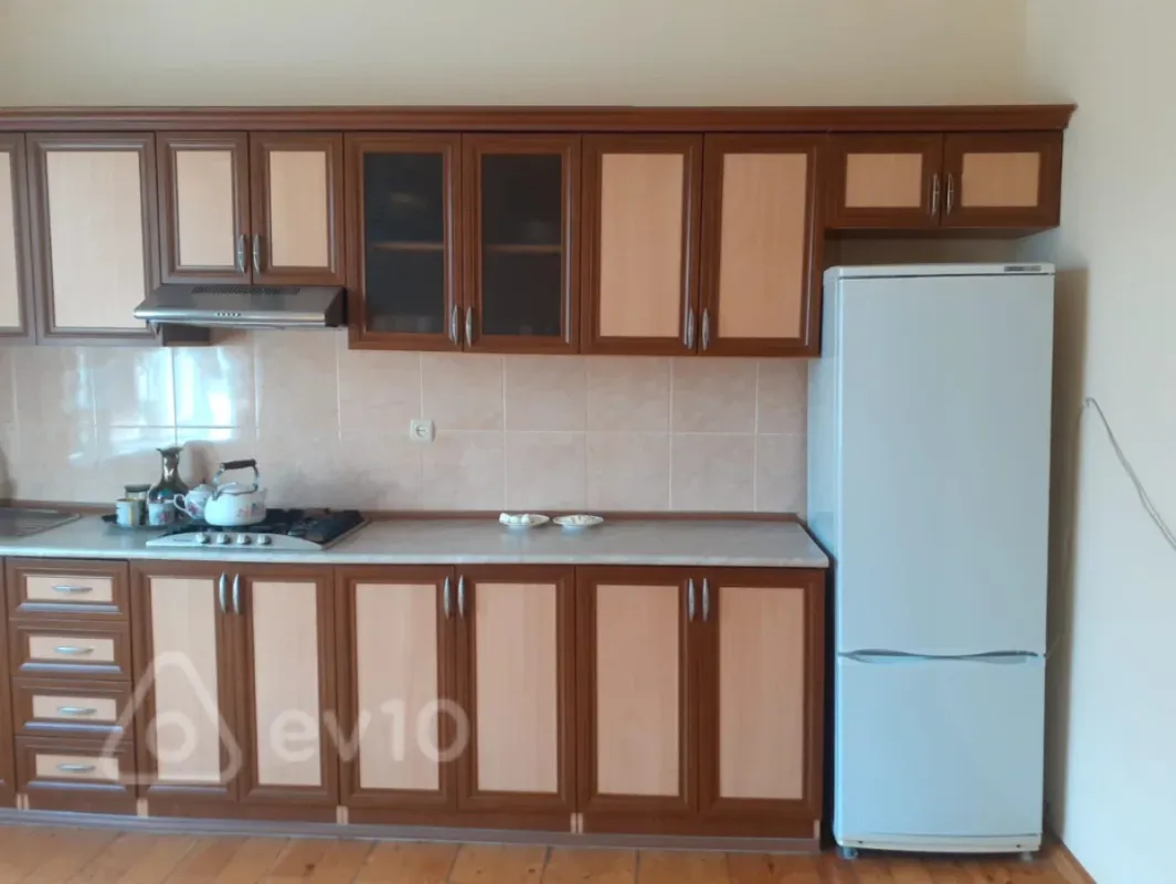 Satılır 4 otaqlı həyət evi 165 m²