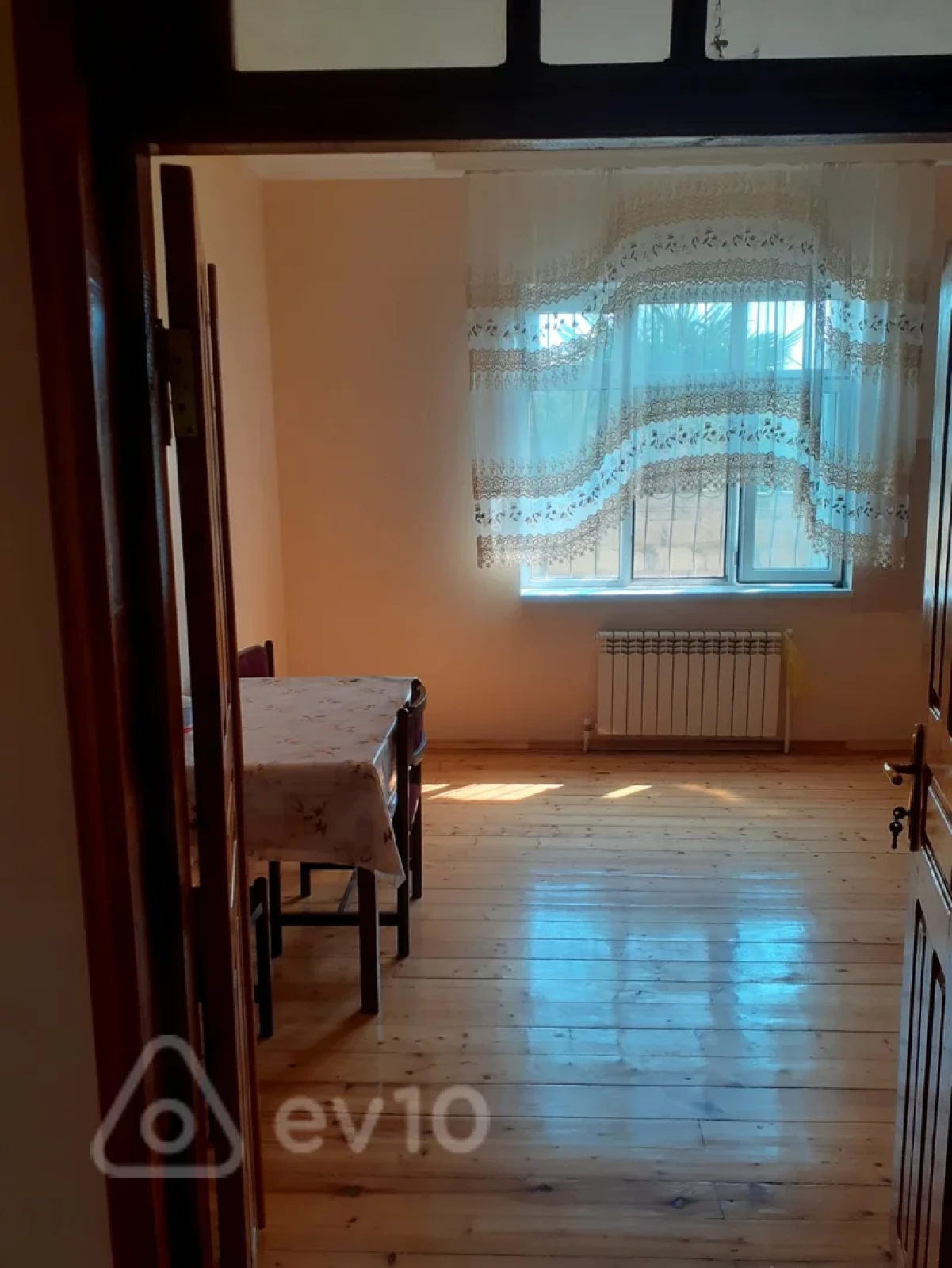 Satılır 4 otaqlı həyət evi 165 m²