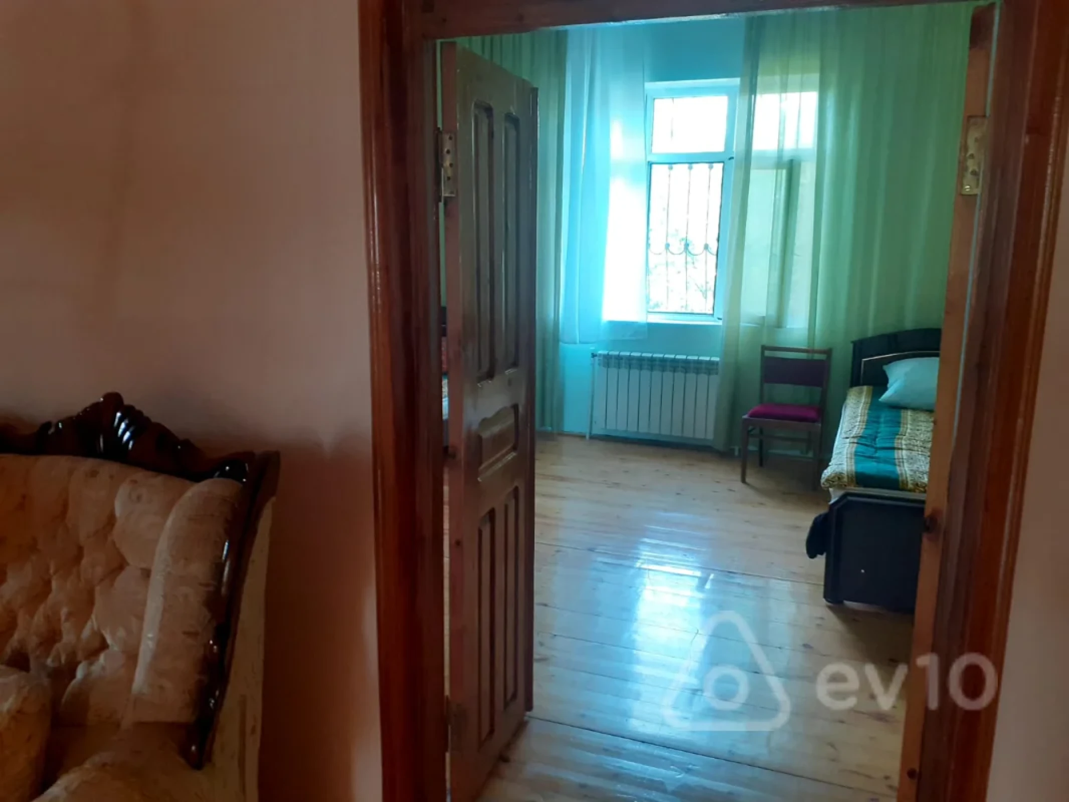 Satılır 4 otaqlı həyət evi 165 m²